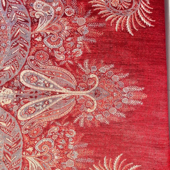 Exquisite Vibrant Red and Gold Paisley Wrap - Picture 12 of 16